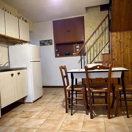 Little Flower Apartment Corfino Zewnętrze zdjęcie